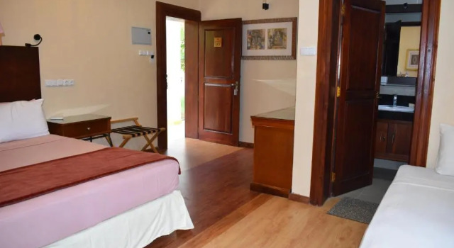 Трёхместный номер Standard с видом на бассейн Hotel 4 U Saliya Garden