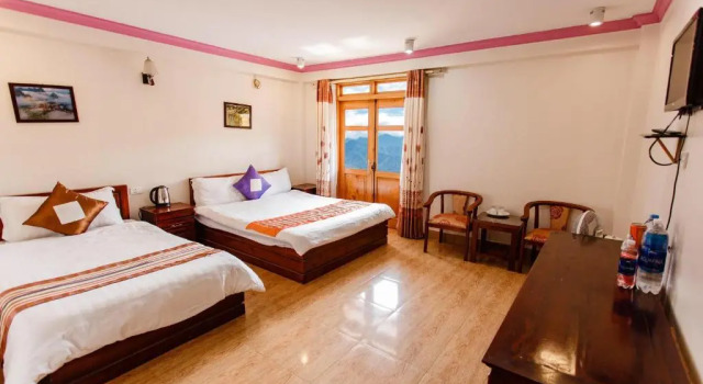 Двухместный номер Standard с балконом Sapa Mountain City Hotel
