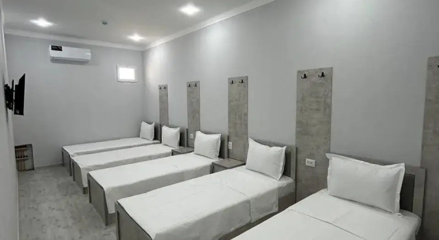 Кровать в общем номере (мужской номер) Art Guest House Hostel