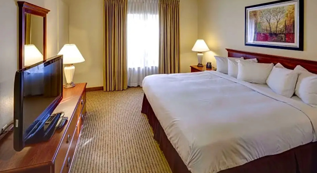 Четырёхместный номер Standard с 2 комнатами Homewood Suites by Hilton Newark-Cranford
