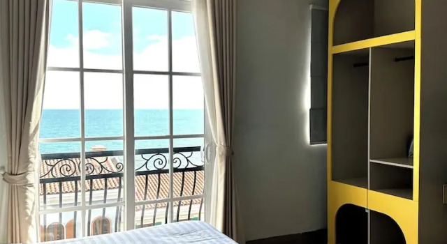 Двухместный номер Superior с балконом и с видом на город AT Hotel & Café in Sunset Town - Phu Quoc