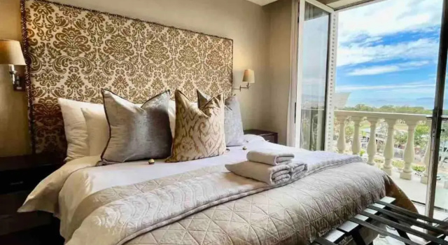 705 Cape Royale Luxury Apartment, Забронировать Апартаменты/квартира Отели Кейптауна с бассейном, рядом с MyCiTi Station Waterfront, Бассейн