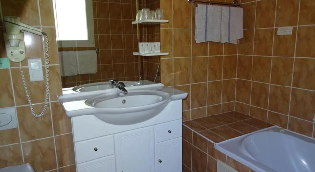 Четырёхместный номер Comfort AU BOIS FLEURI Les Chambres dHôtes