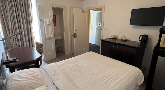 Номер Economy Nash Hotel