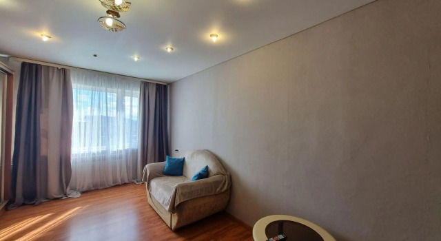 Home Comfort Apartments on Gagarina Street 44/1, Buchen Sie Ferienwohnung Hotels in Oblast Magadan mit Parkplatz, Parkplätze