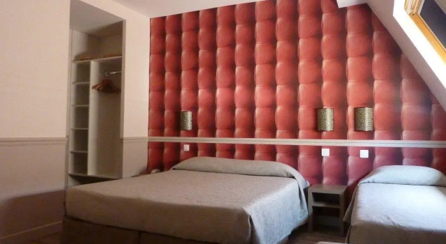 Четырёхместный номер Standard Hotel De La Cite Rougemont