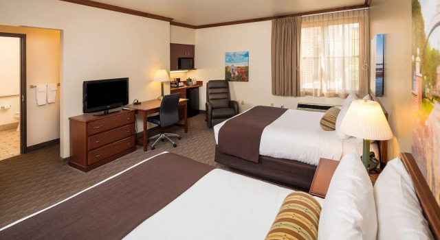 Четырёхместный люкс Kress Inn, an Ascend Collection Hotel