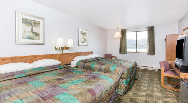 Standard Vierer Zimmer Super 8 by Wyndham Ketchikan