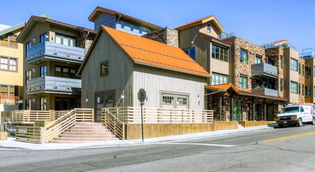 Rio Grande 203 & 204 6 Bedroom Condo by RedAwning, Забронировать Отель Парк-Сити Deer Valley - The Canyons, рядом с Mountain Town Olive Oil