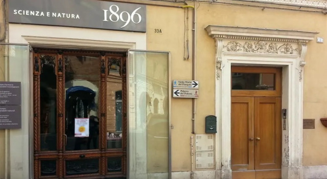 B&B Del Podestà, Book Bed and Breakfast Hoteller i Fabriano med parkering, Parkering