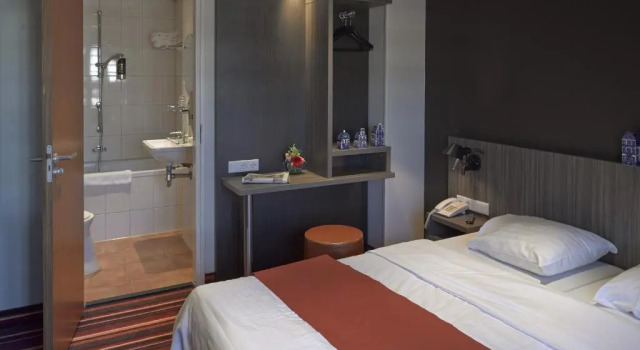 Трёхместный номер Mozart Hotel
