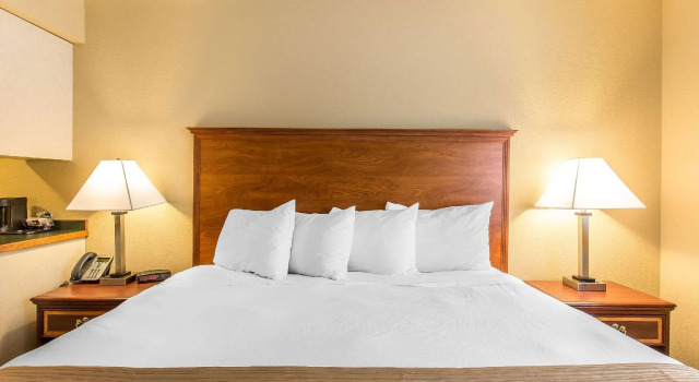 Двухместный номер Standard Quality Inn & Suites On The River