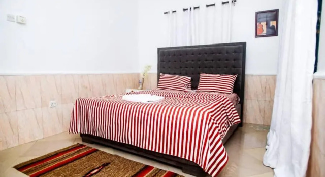 Ecologically sound free wifi&netflix, good kitchen, Buchen Sie Ferienwohnung Hotels in Daressalam mit Parkplatz, Parkplätze