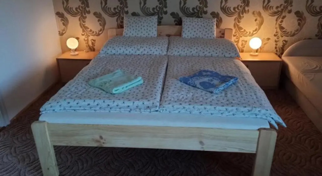 Holiday Apartmanhaz, Book Hotel Hoteller i Western Transdanubia med parkering, Parkering
