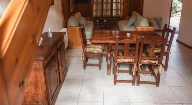 Коттедж Hotel y Cabañas Le Village