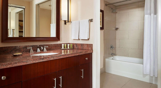 Люкс с 3 комнатами Hilton Grand Vacations at MarBrisa