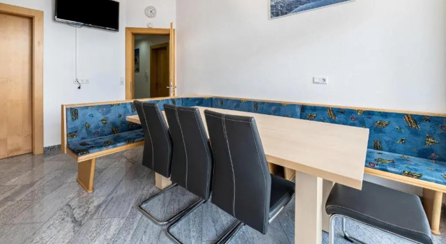 Haus Rudi, Prenota Hotel Hotel a Tirolo con parcheggio, Parcheggio