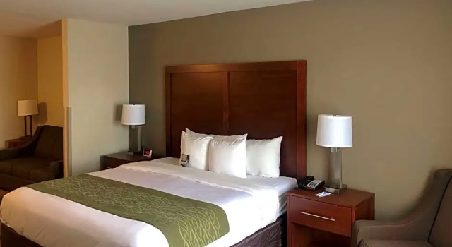 Двухместный люкс Comfort Inn & Suites