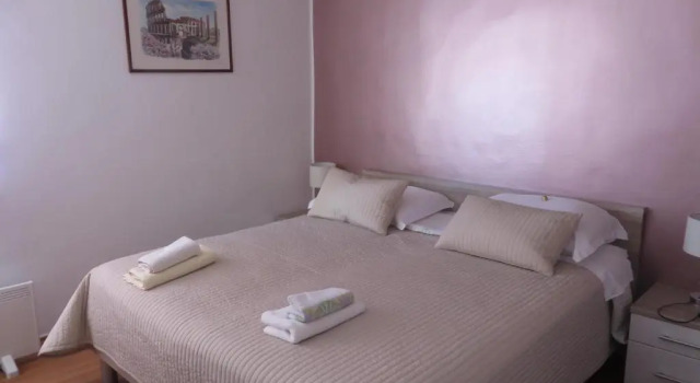 Angelas Apartments