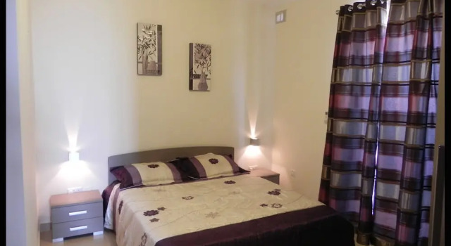 Sea View 2 Bed Apartment Close to Beach