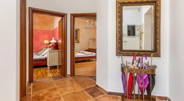 Beautiful Home in Valtura With Wifi and 4 Bedrooms, Rezervovat Hotel Hotely v Pula Region s parkováním, Parkování