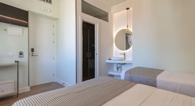 Номер Standard Hostal Charlotte-Gran Vía
