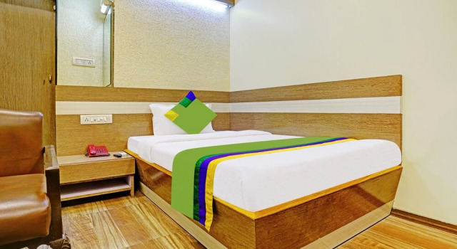 Treebo Hiramani Parel Lalbaug, Забронировать Отель Отели штата Махараштры 3 звезды, 3*