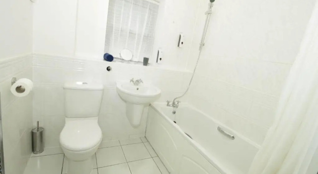 Апартаменты Spacious Double Bedroom Duplex Apartment Near North Station & Town Centre