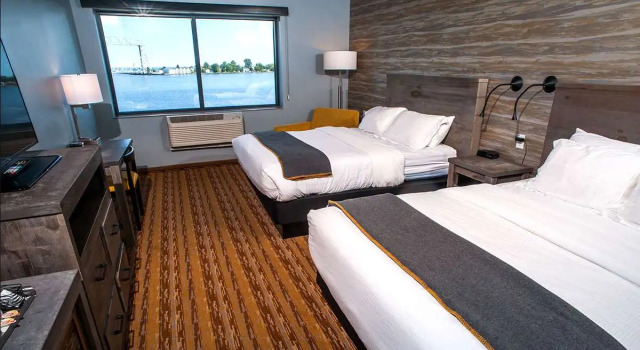 Pier B Resort, Varaa Lomakeskus Hotellit Minnesota pysäköinnillä, Pysäköinti