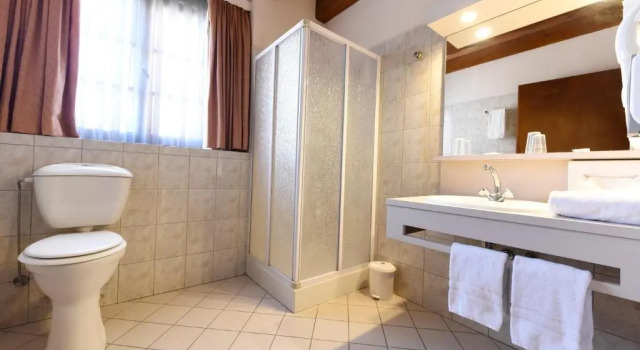 Четырёхместный номер Standard Hotel et Spa du Scharrach