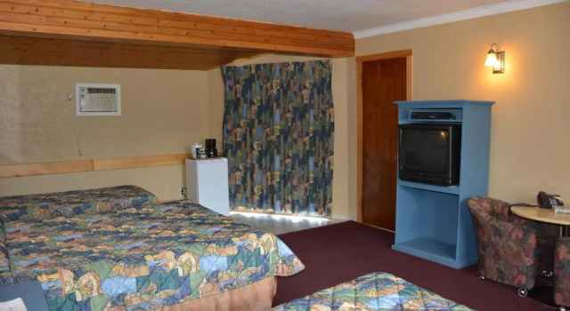 Трёхместный номер Standard Auberge Godard