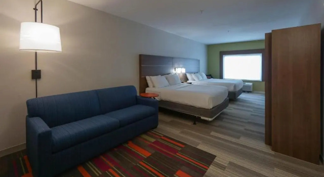 Двухместный люкс Holiday Inn Express Hotel & Suites Savannah Midtown by IHG