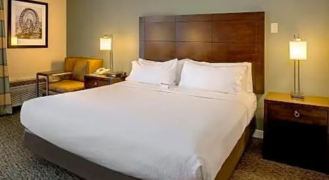 Run of House Drury Inn & Suites St. Louis Forest Park