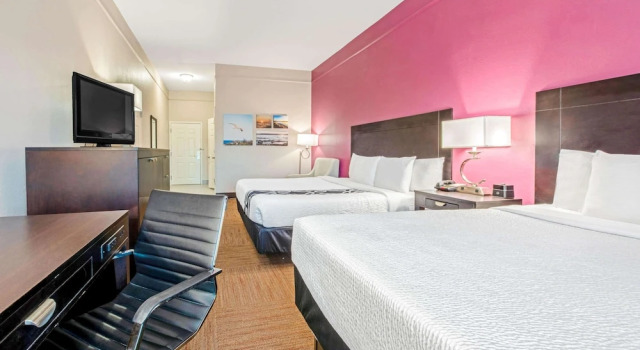 Номер Deluxe La Quinta Inn & Suites by Wyndham Winnie