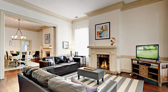 125 E Liberty Home 2 Bedrooms 2.5 Bathrooms Townhouse, Rezerwuj Dom wakacyjny Domki letniskowe w Savannah, Domek