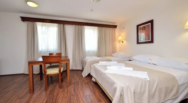 Трёхместный номер Standard с балконом Hotel ZaDaR