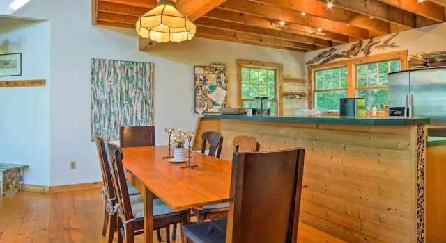 Коттедж Forested Pentwater Vacation Rental - Walk to Beach