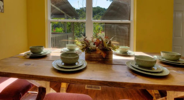 5Bedrooms*4KING BEDS*OUTSTANDING LOCATION*HotTub*
