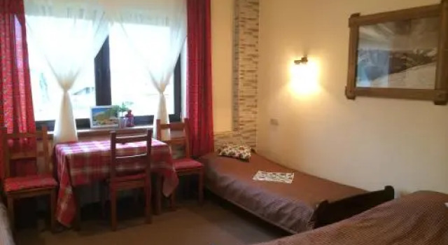 Dom Wypoczynkowy Karolina - pokoje i apartamenty, Book Apartment Hotels in Tatras with Parking, Parking