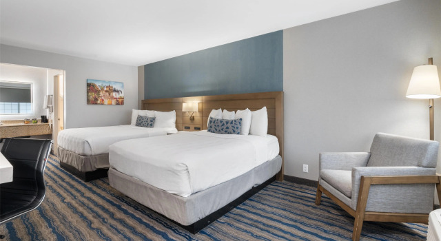 Четырёхместный номер Standard Best Western San Diego/Miramar Hotel