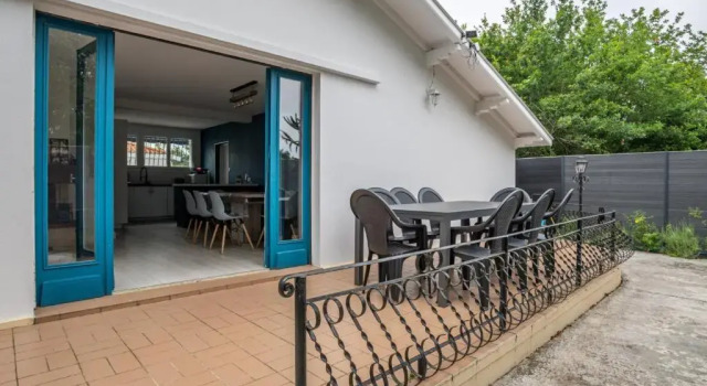 Maison Biscarrosse, 5 pièces, 8 personnes - FR-1-521-173, Забронировать Отель Отели в центре Бискарросс, в центре