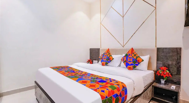 Номер Deluxe Fabexpress Dhanlaxmi Residency