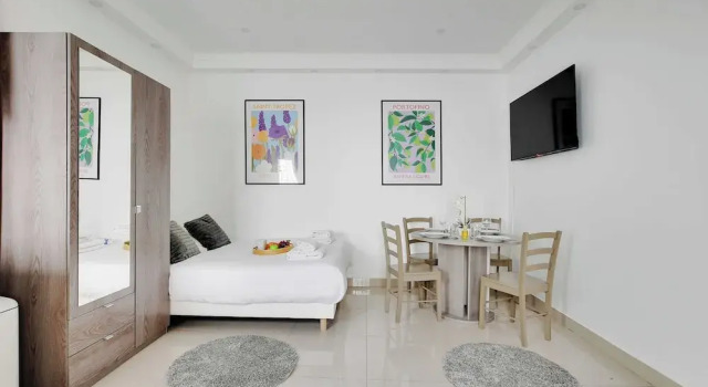 Charming Studio for 2 - Near Voltaire & 11th Arr. Town Hall, Paris, Забронировать Апарт-отель Отели Парижа с парковкой, рядом с Quinze-Vingts Eye Hospital, Парковка