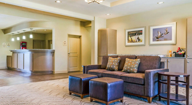 MainStay Suites Hackberry Sportsmans Lodge, Забронировать Отель Отели Луизиана с парковкой, Парковка