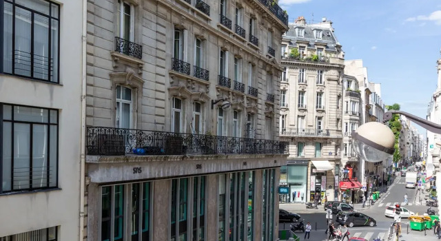 LivinParis - Luxury AC 2 & 3 Bedrooms Le Louvre, Забронировать Отель 2-й округ: Биржа Париж, рядом с Станция метро Rambuteau