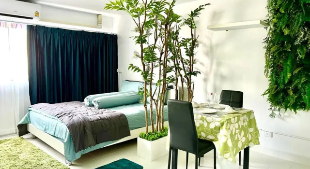 C9 Popula Condo by Prathomlerk