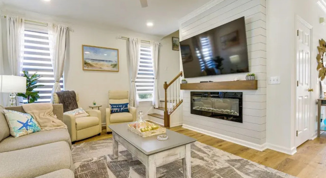 1 Mi to River! Relaxing Family Home in Bluffton, Забронировать Дом для отпуска Отели в центре Блаффтон, в центре