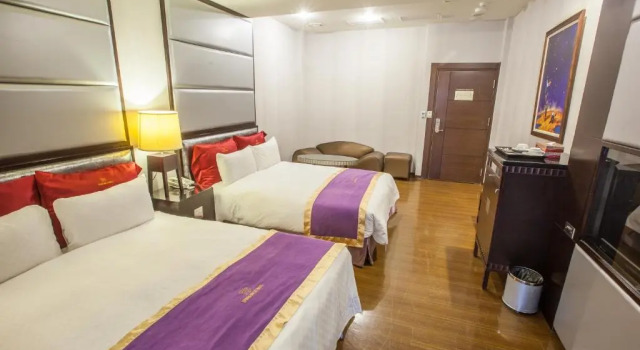 Четырёхместный номер Standard Spring Breeze Hotel