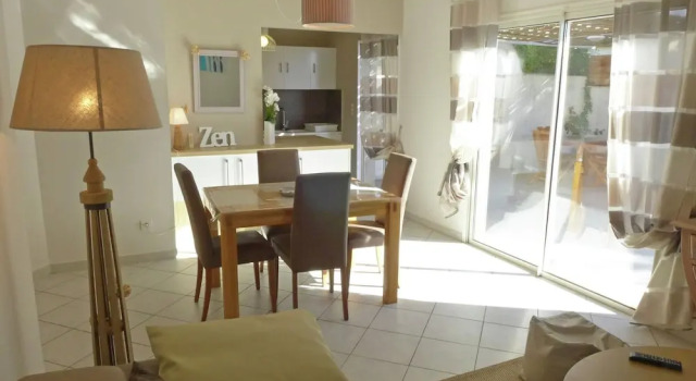 Beautiful Cottage in Raissac d 'aude With Pool and hot tub