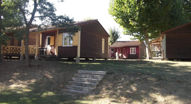 Шале Camping des Gorges de L'allier
